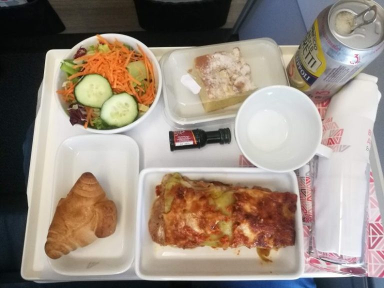 alitalia-a320-business-class-food-e1527564646298 | Verylvke