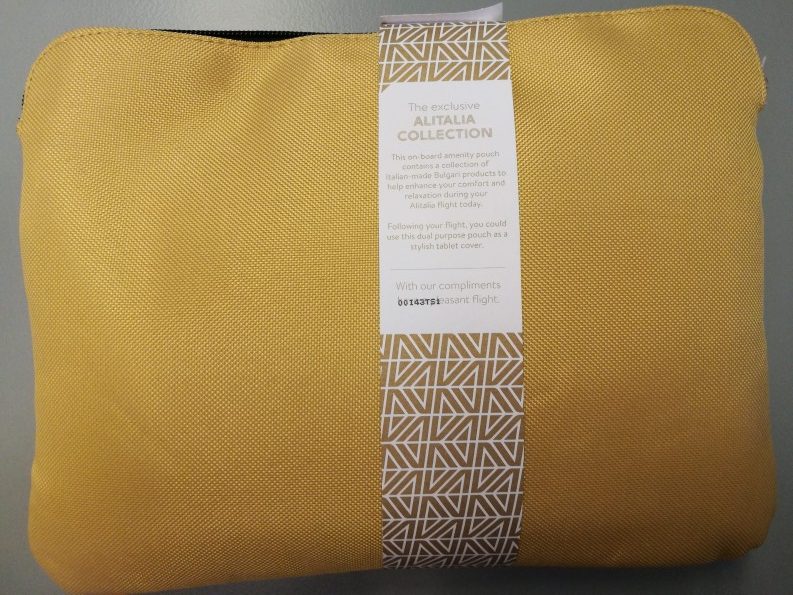 alitalia-77w-business-class-amenity-bag-e1527871467719 | Verylvke