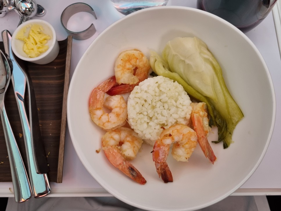 virgin-atlantic-787-9-upper-class-food-prawns-verylvke